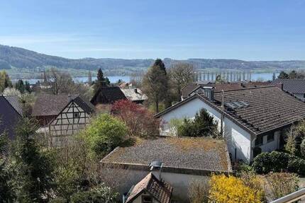 3-Familienhaus mit Seesicht und guter Bausubstanz in bevorzugter sehr ruhiger Wohnlage - Öhningen-Wangen