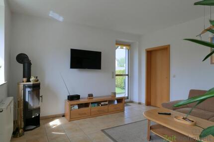 (EF0431_M) Dresden: Gohlis, modern möblierte 2-Zimmer-Wohnung mit überdachter Terrasse zum Garten