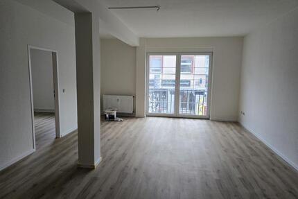 Teilsanierte 2,5 Raumwohnung mit Stehbalkon ab sofort zu vermiete - Oberhausen