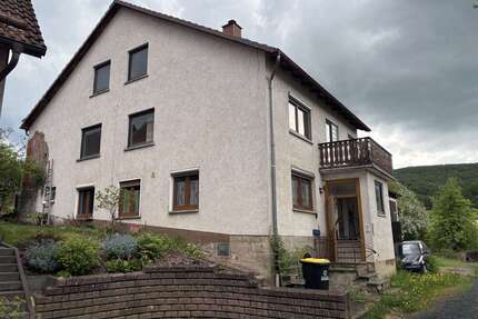Haus zum Kaufen in Bischofsheim in der Rhön 189.000,00 € 181 m²