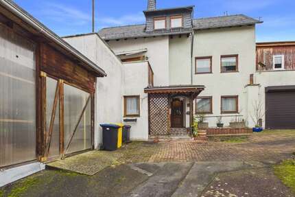 Haus zum Kaufen in Bornich 178.000,00 € 196 m²