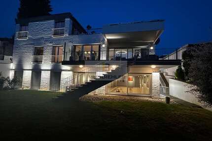 Haus zum Kaufen in Leverkusen 1.630.000,00 € 540 m²
