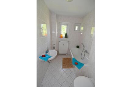 Attraktive Altbau-2-Raum-Wohnung mit EBK! Kautionsfrei! - Hohenstein-Ernstthal