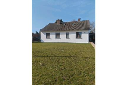 Haus zur Miete - 1.000,00&nbsp;EUR Kaltmiete, ca.&nbsp; 150,00&nbsp;m&sup2; in Preußisch Oldendorf (PLZ: 32361)