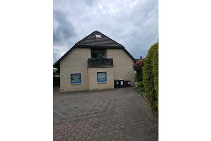3 Zimmer Erdgeschosswohnung - 850,00&nbsp;EUR Kaltmiete, ca.&nbsp; 90,00&nbsp;m&sup2; in Celle (PLZ: 29227) Altencelle
