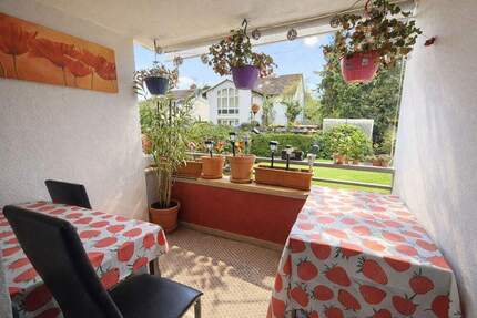 Charmante 3-Zimmer-Erdgeschosswohnung mit Loggia, EBK und Tiefgarage in zentraler Lage von Kelkheim