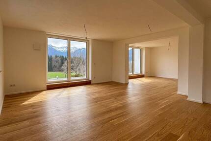 Kernsanierte 4-Zimmer-Wohnung mit eigenem Gartenabteil und malerischem Bergblick - Fischbachau