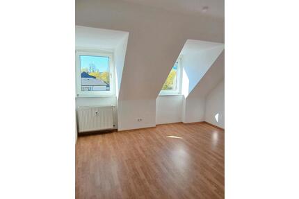 4 Zimmer Dachgeschossswohnung Rinteln Nord - Buchholz