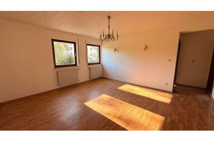 3-Zimmer-Wohnung im EG mit Gartenmitbenutzung - Dorfen