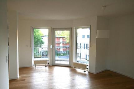 Exclusive 2-Zi.-Wohnung mit EBK, Balkon, TG-Platz in Leverkusen