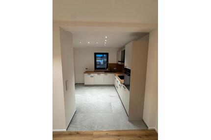 Mühldorf Reihenhaus zur Miete - 1.400,00&nbsp;EUR Kaltmiete, ca.&nbsp; 100,00&nbsp;m&sup2; in Mühldorf am Inn (PLZ: 84453)