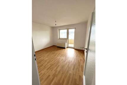 Wohnung zum Mieten in Neutraubling 319,00 € 35.16 m²
