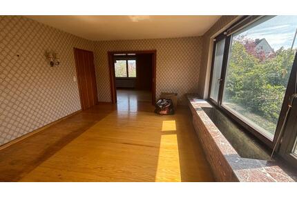 Einfamilienhaus mit Garten, Terrasse und Kellergarage - Burgdorf