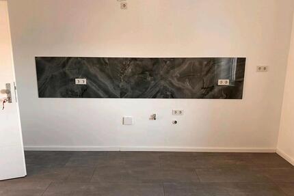 Helle 2-Zimmer-Wohnung in Schwalbach - frisch renoviert