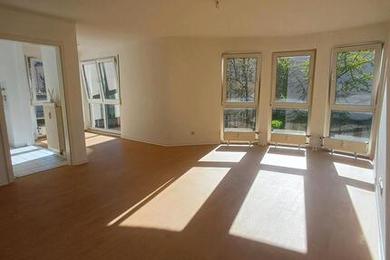 2 Raum Wohnung zur Miete - 750,00&nbsp;EUR Kaltmiete, ca.&nbsp; 65,00&nbsp;m&sup2; in Pirna (PLZ: 01796)