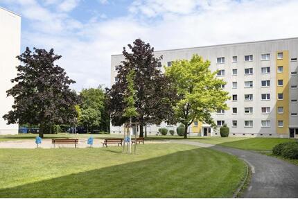 City leben. Weniger zahlen. - 360,00&nbsp;EUR Kaltmiete, ca.&nbsp; 66,92&nbsp;m&sup2; in Leipzig (PLZ: 04207) Lausen-Grünau