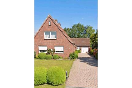 Charmantes Haus mit Werkstatt, Garage & Traumgarten in Kirchdorf - Aurich Egels und Wallinghausen