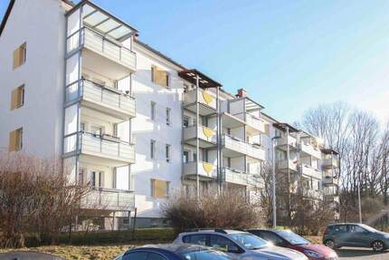 Bezugsfrei & frisch renoviert: Ruhige 2-Zi.-Wohnung mit Balkon, Außen und Gartenausblick - Chemnitz Siegmar