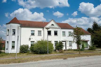 Haus zum Kaufen in Karstädt 199.000,00 € 350 m²