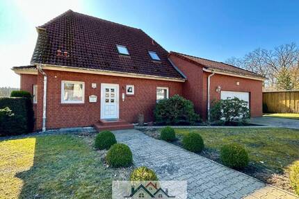 Großzügiges Einfamilienhaus mit Vollkeller, Doppelgarage und großem Grundstück. - Demmin