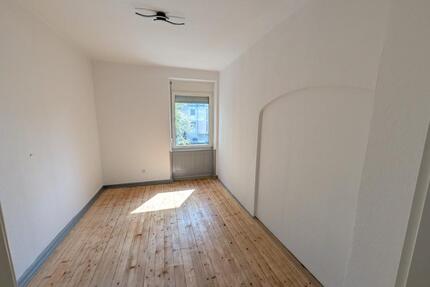 Schöne 4 Zimmer Wohnung 110m2 + 2 Balkone in Speyer