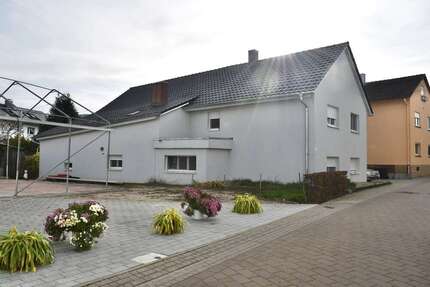 Haus zum Kaufen in Sinzheim 545.000,00 € 313 m²