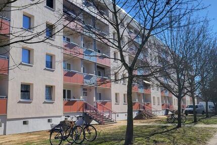 Erstbezug nach Modernisierung! - 450,00&nbsp;EUR Kaltmiete, ca.&nbsp; 58,12&nbsp;m&sup2; in Güstrow (PLZ: 18273)