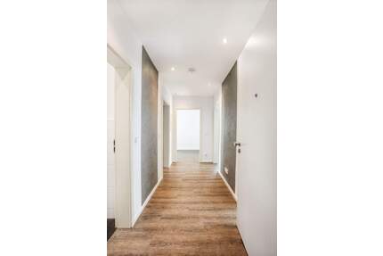 Schmuckstück in bester Lage - saniert, inkl. Küche und Außenstellplatz! - Bayreuth Gartenstadt