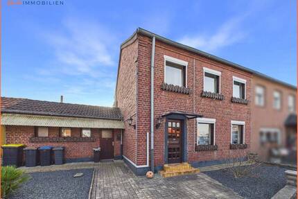 Gemütliches Einfamilienhaus mit Garten, großer Dachterrasse und Garage in Hückelhoven-Hilfarth