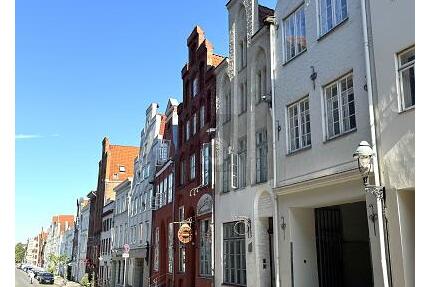 TREPPENGIEBEL - ENSEMBLE MIT GESCHICHTE & RENDITE - Lübeck