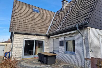 Einfamilienhaus mit separater Büroeinheit und viel Nutzfläche - Übach-Palenberg