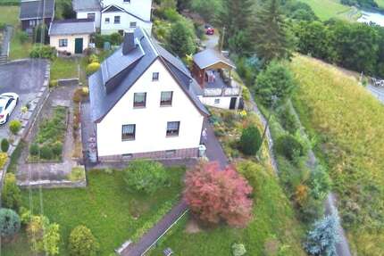 Haus zum Kaufen in Greiz 95.000,00 € 90 m²