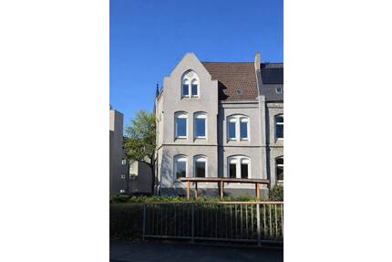 DAS HAUS, DAS FAMILIEN TRÄUMEN LÄSST – mit Garten, Charme und unendlich viel Platz - Duisburg Alt-Homberg