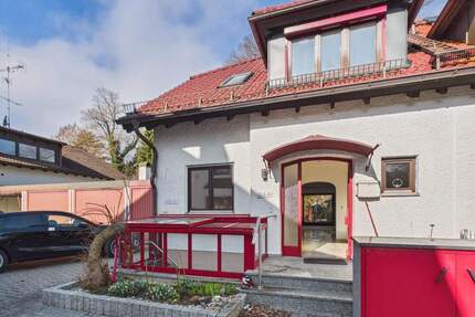 Charmante Doppelhaushälfte, Platz für die ganze Familie, in Toplage von Gröbenzell! (ELW möglich)