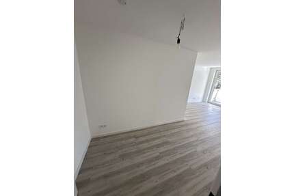 Wohnung zum Mieten in Frankfurt am Main 1.151,14 € 77.57 m²