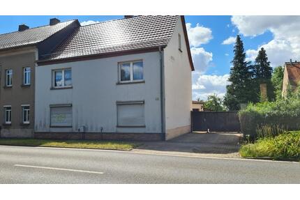 Charmantes Reihenendhaus mit 6 Zimmern und Garage in Bad Lausick