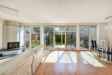 Haus zum Kaufen in Stuttgart-ZuffenhausenIm Raiser 700.000,00 € 119.1 m² - Stuttgart-Zuffenhausen/Im Raiser