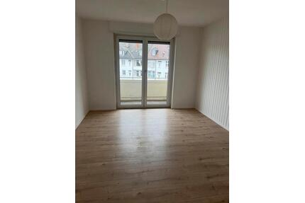 3-Zimmer-Wohnung mit Balkon in Ludwigshafen Süd – ab 1. Novemberl - Ludwigshafen am Rhein Parkinsel