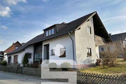 Haus zum Kaufen in Döhlau 350.000,00 € 210.5 m²