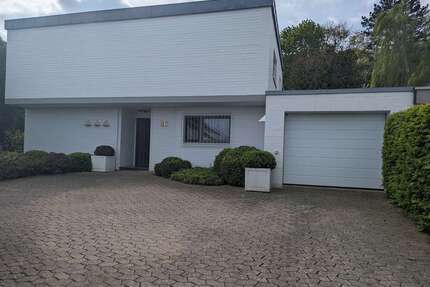 Haus zum Mieten in Stotzheim 2.050,00 € 150 m²