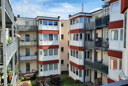 Groß, hell und zentral - 2 Zimmer, offene Küche und Bad in der Nähe zum Hauptbahnhof, Halle südliche Innenstadt - Halle (Saale) Damaschkestraße