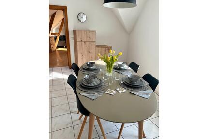 Möblierte 3-Zimmer- Wohnung mit großer Wohnkũche in Krefeld - Düsseldorf Stadtbezirk 2