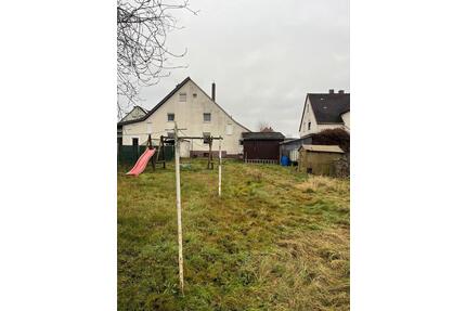 Lichtdurchflutete Doppelhaushälfte mit Garten-Oase - Stadtoldendorf