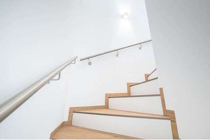 Haus zum Mieten in Stade 1.715,00 € 108 m²