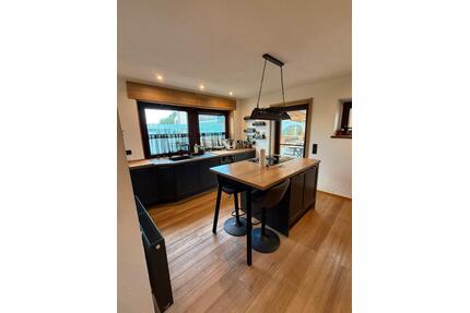 Moderne 4-Zimmer-Wohnung mit 40qm Terrasse, Garage2 Stellplätz - Erbach