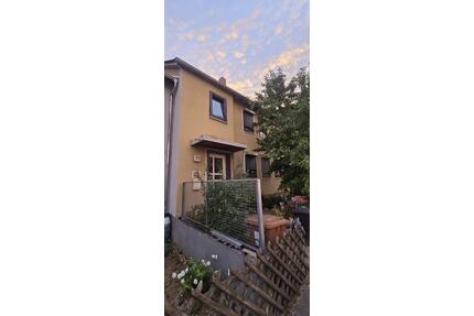 3 Familienhaus zu verkaufen - 1.290.000,00&nbsp;EUR Kaufpreis, ca.&nbsp; 197,00&nbsp;m&sup2; in Filderstadt (PLZ: 70794)