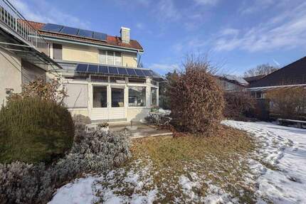 Großzügiges Familiendomizil mit Potenzial für zwei Wohneinheiten und herrlichem Garten - Burghausen