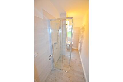 neu sanierte 3-Raum-Erdgeschosswohnung, bodengleiche Dusche, Stellplatz, Balkon! Bezug ab 09.07.2026 möglich! - Sangerhausen