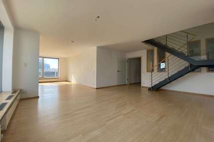 Wohnung zum Mieten in Berlin 1.797,41 € 125.5 m²
