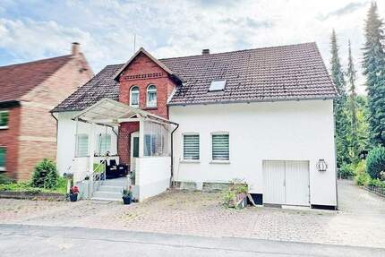 Stilvolle Wohnkultur: Modernisiertes Einfamilienhaus mit Charakter! - Extertal Bösingfeld